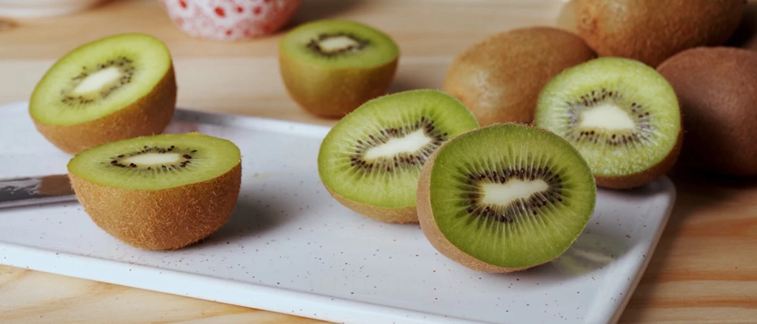 Kiwi: calorias, receitas, tipos e benefícios