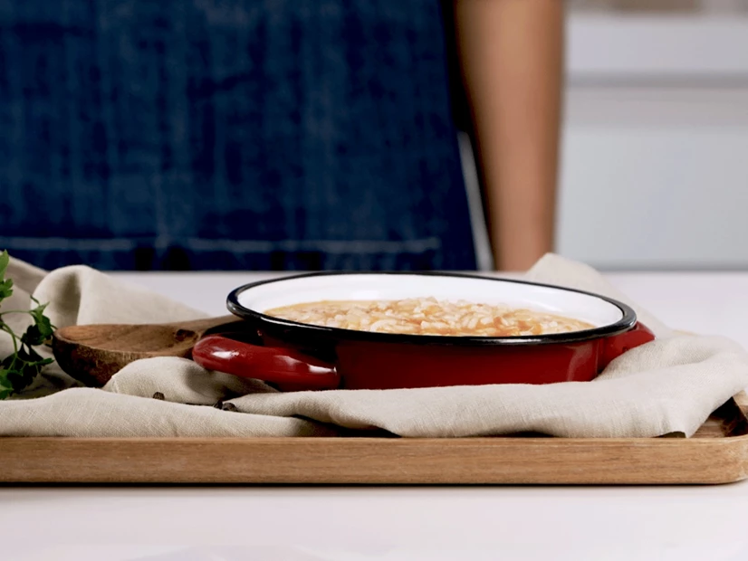 imagem de arroz de tomate caldoso
