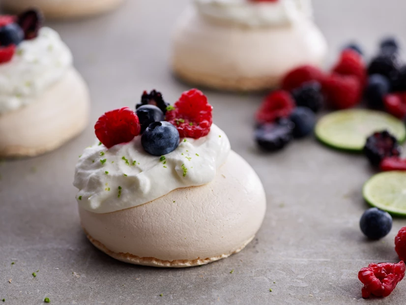Mini Pavlova de frutos vermelhos e lima