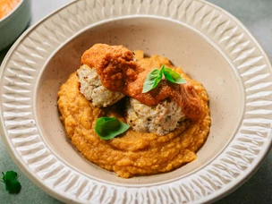 imagem de puré com almôndegas