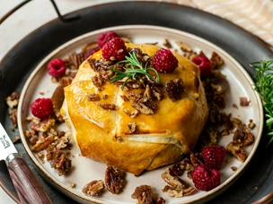 Folhado de queijo com compota